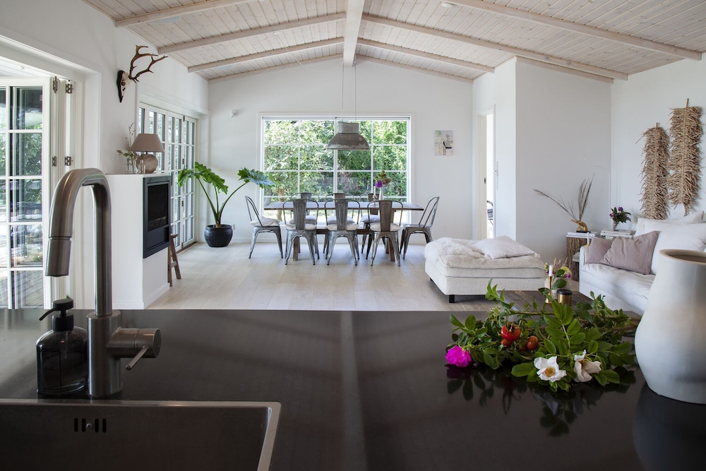 Stunning Ocean View and Private Beach view 5