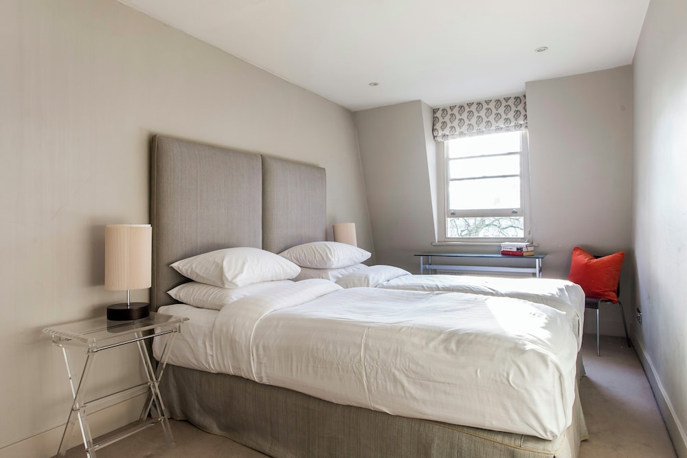 Cornwall Gardens III by Onefinestay