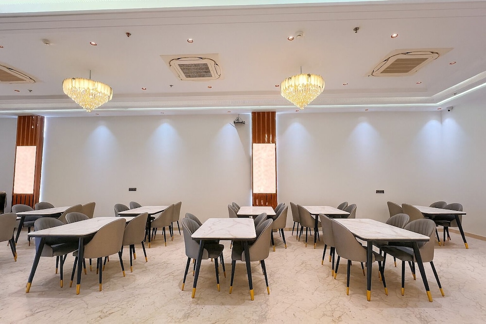 Hotel Grand Shalimar by JMD Group