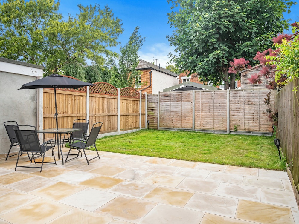 3-bed House - Sleeps 7, Parking & Views