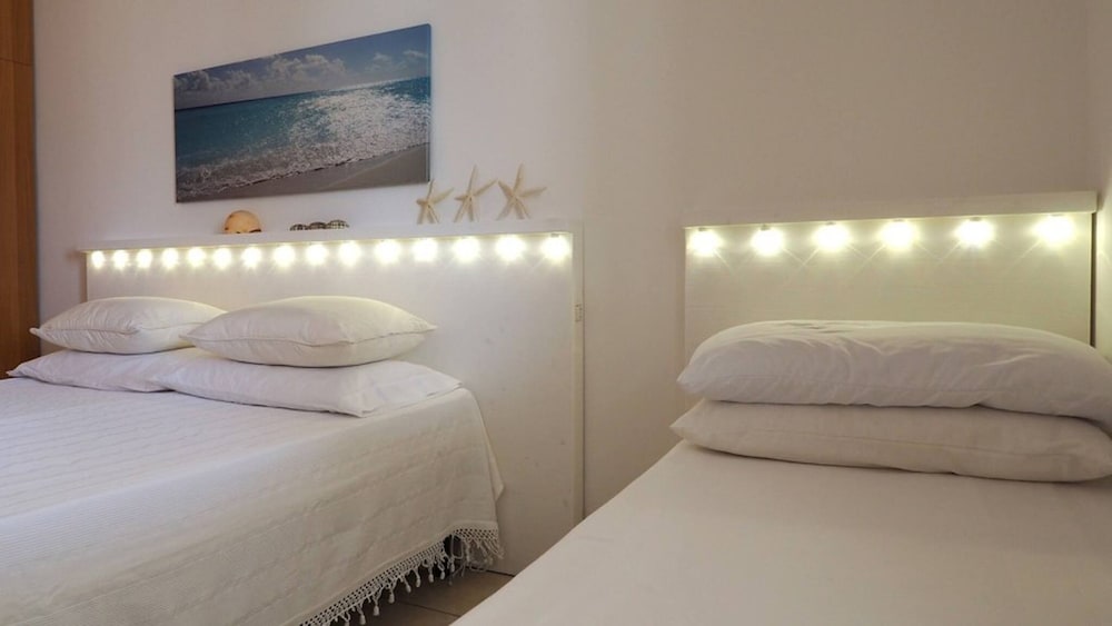 Villa del Mare 2 Three Bedrooms 700 Metres From the Beach