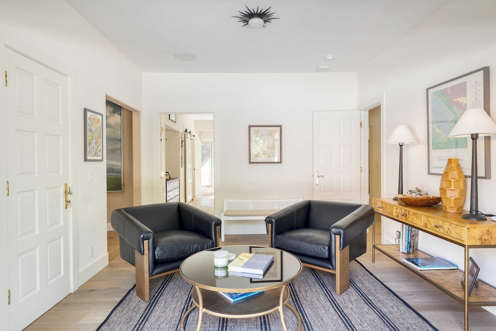 Rancho Robles by Avantstay Vineyard Villa w/ Views, Pool & Privacy