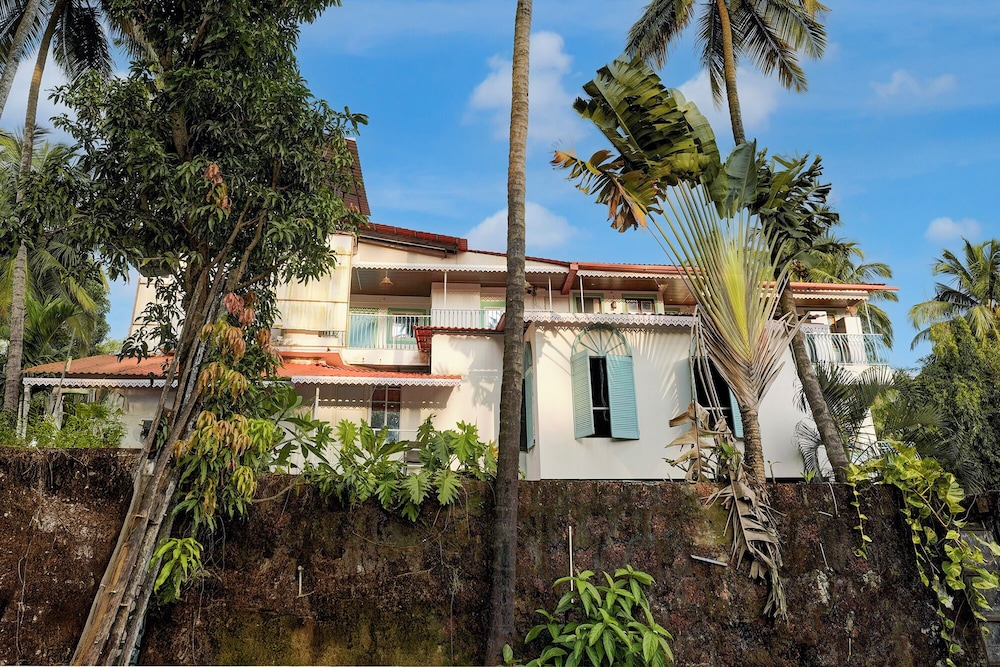FabHotel Golden Nest Deluxe Resort
