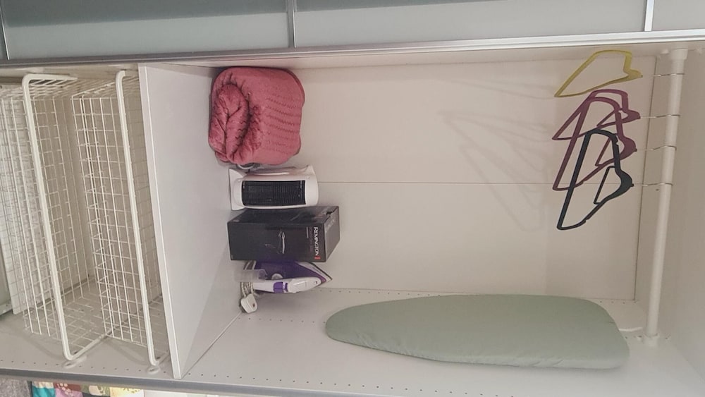 Maple House - Inviting 1-bed Apartment in London