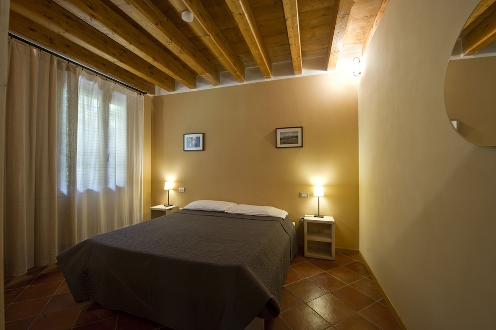 Borgo San Donino - Selva Capuzza photo 3