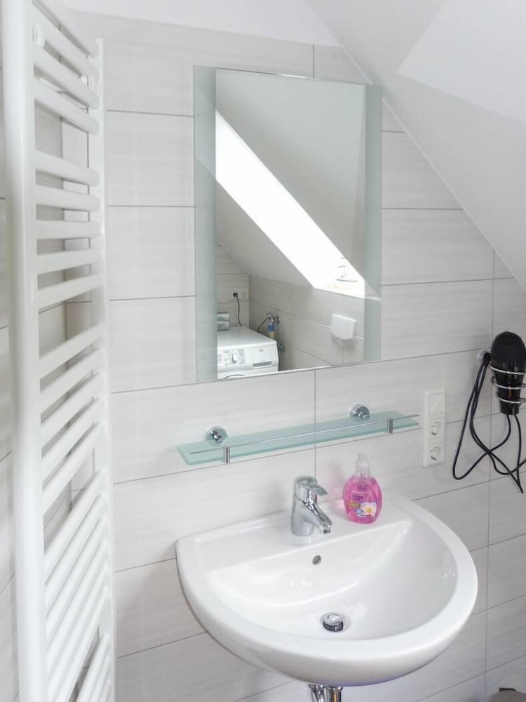 Seetiger en Krummhoern — bathroom