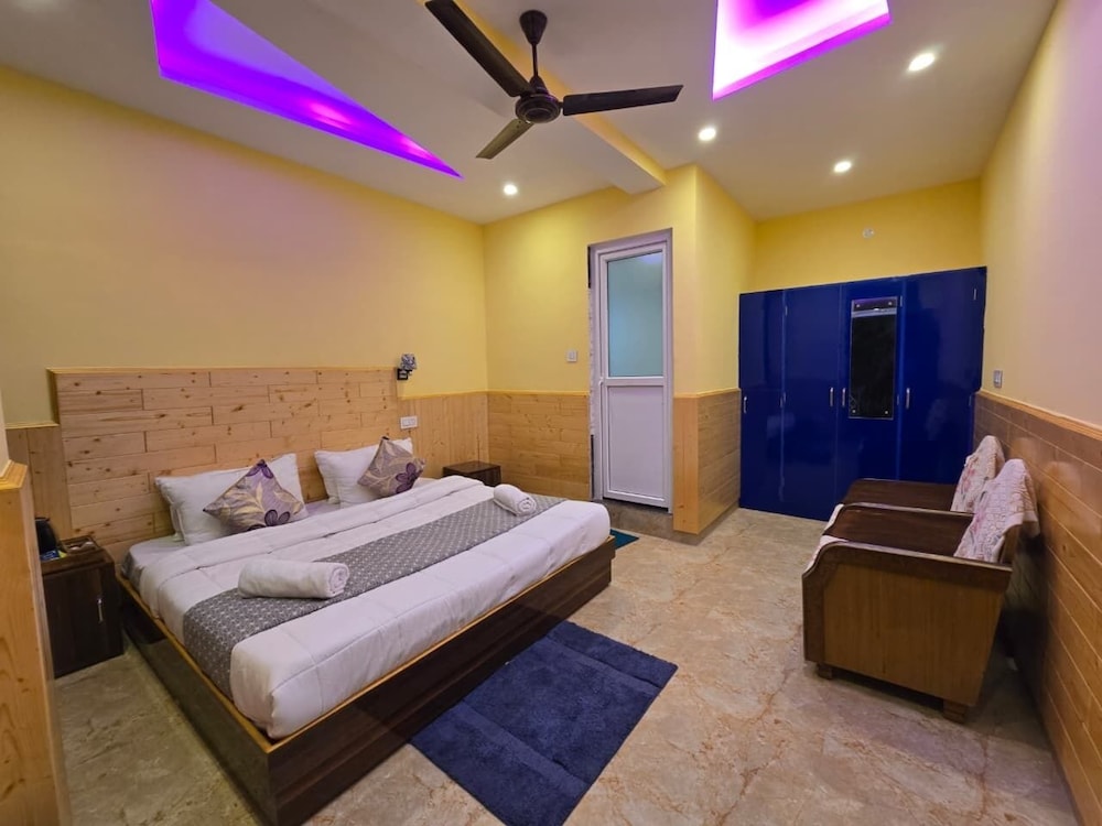 Aangan Royal Stay - Your Mountain Home in Dharamshala