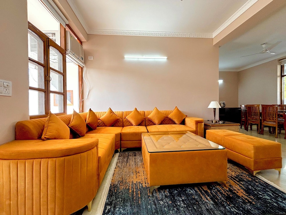 Luxury 4 Bedroom's Independent villa