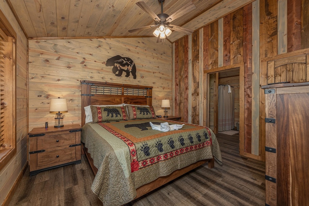 Lux Cabin Mtn Views Flat Parking Dog Friendly