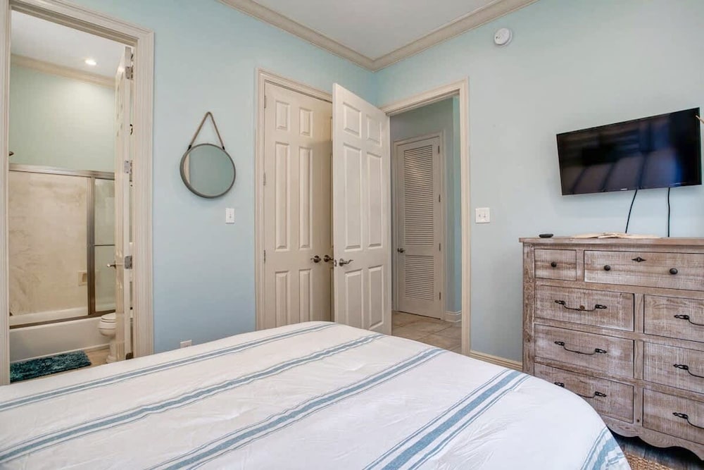 Beach Walk Retreat Heated Pool Golf Views Main Guest House Sleeps 15