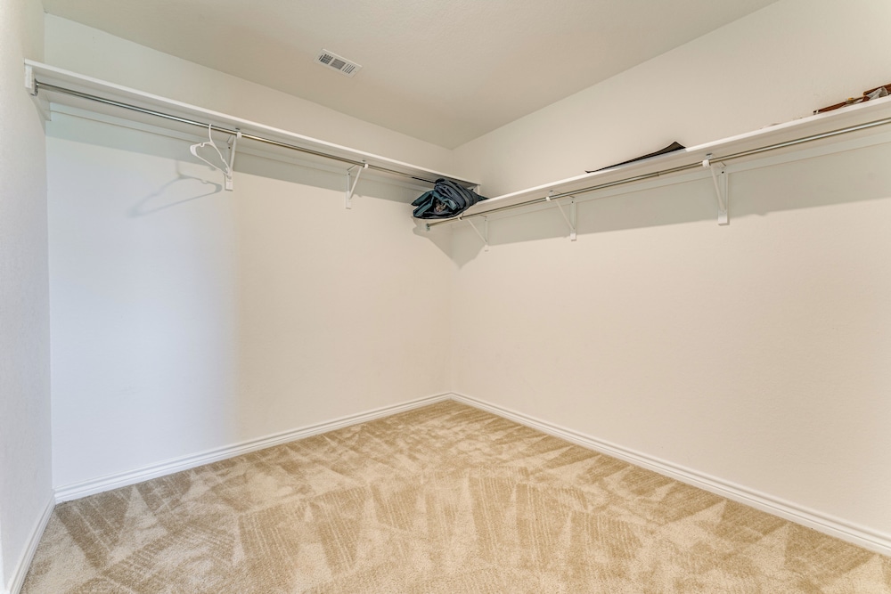 Spacious Home 11 Mi to San Antonio River Walk