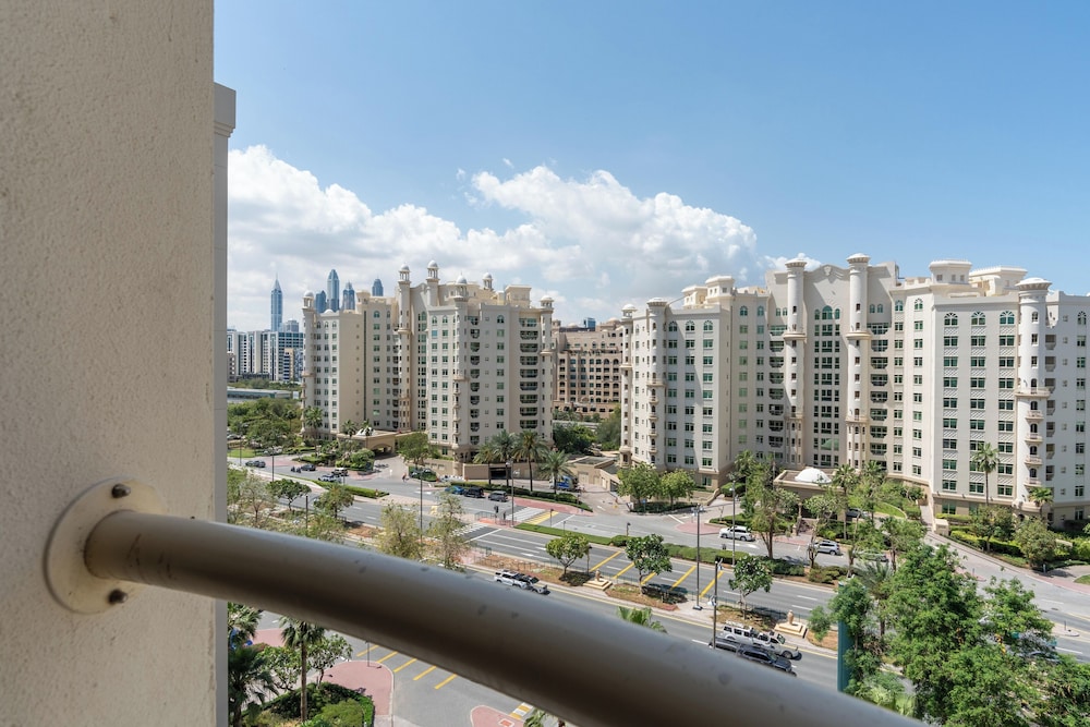 Bespoke Residences - Shoreline Al Nabat