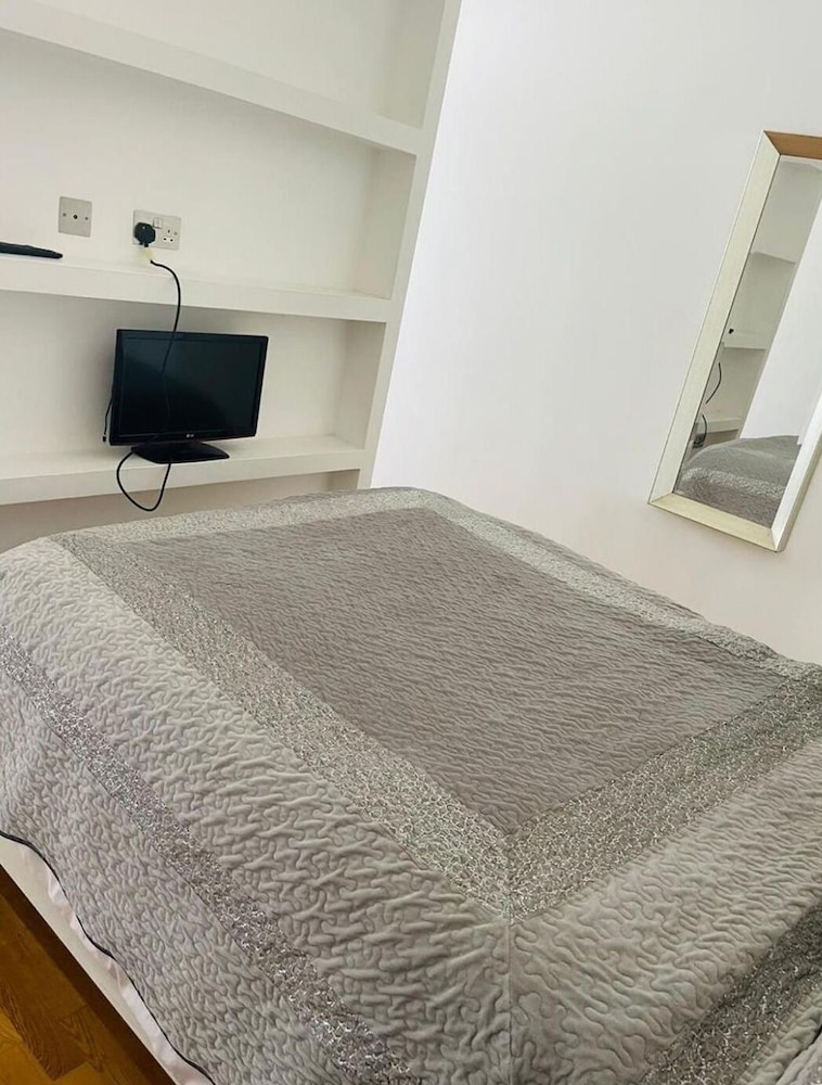 Salford Serenity Apartment Near Clippers Quay
