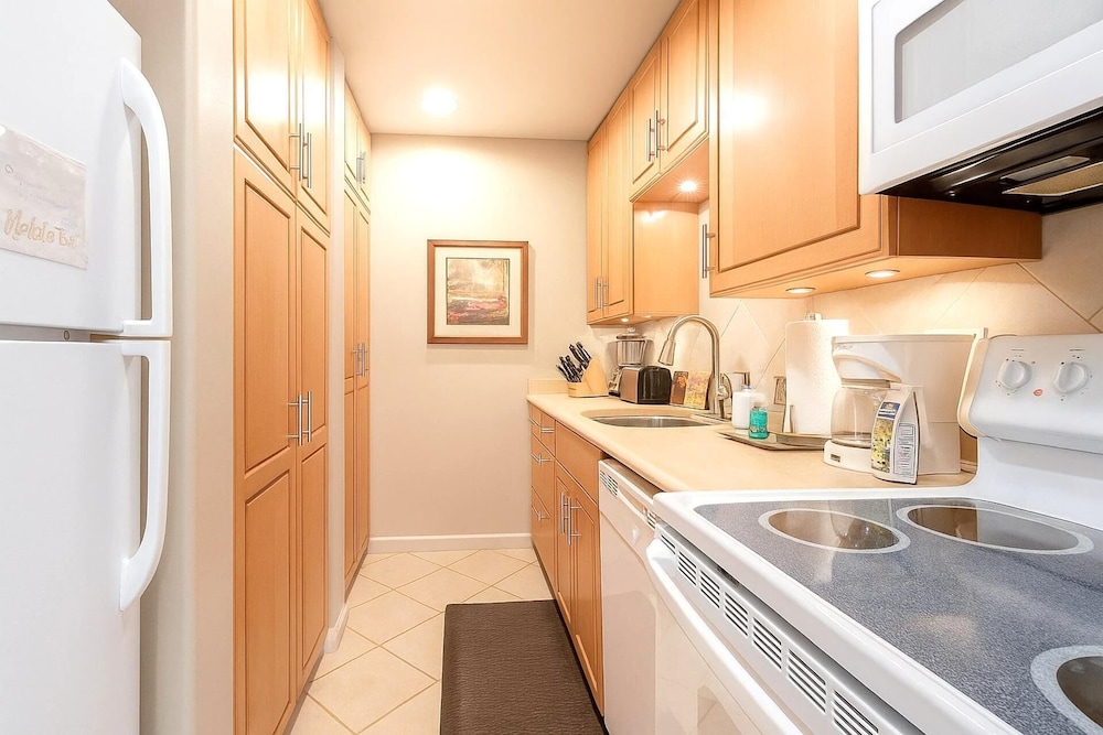 Maui Kaanapali Villas Collection by KBM - 2 Units on same floor (b242/b247)