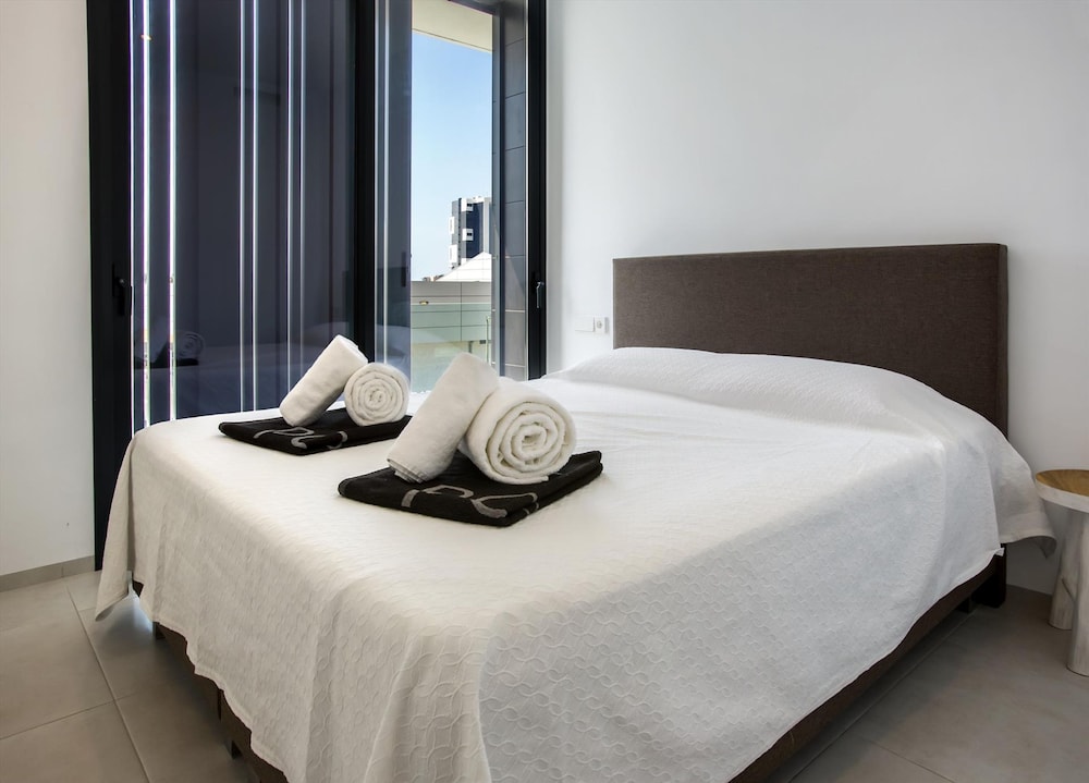 Villa Clem in Calp With 4 Bedrooms and 3 Bathrooms
