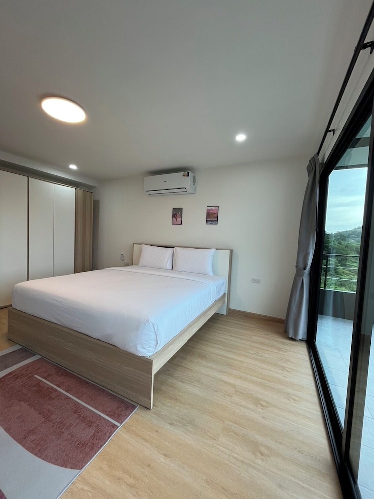 Hill Bay Suites