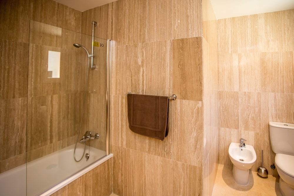 Luxurious and Spacious, 3 bedroom apartment ZA16 view 4