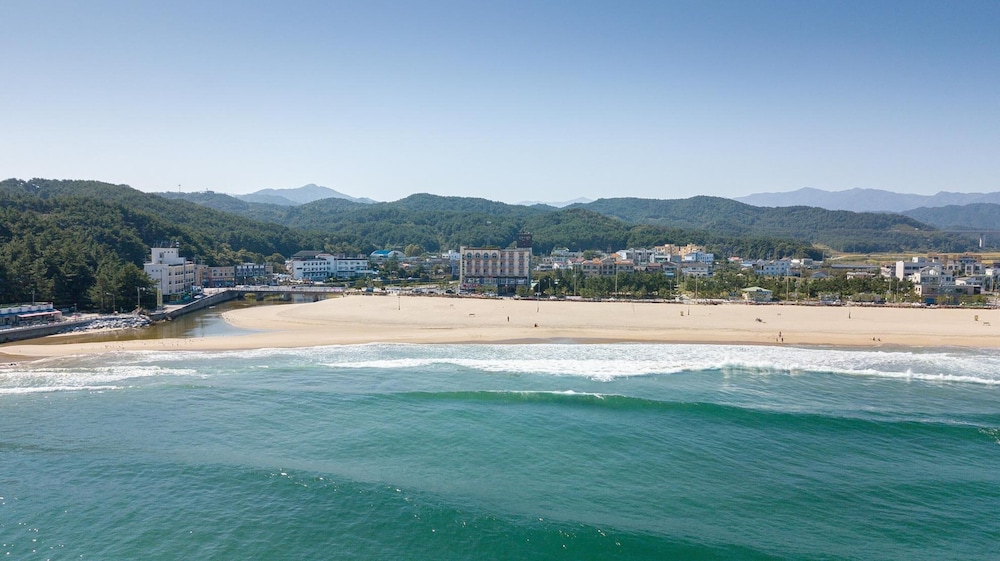 Yangyang Alps Beach