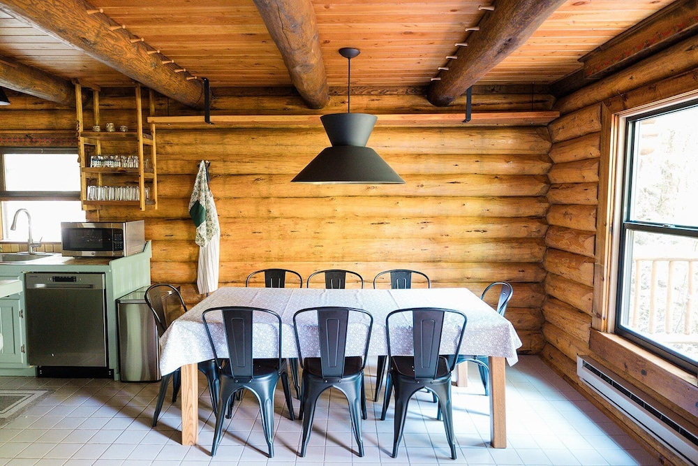 87sl - Starlink - Sauna - Sleeps 8