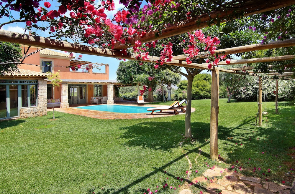 Vouliagmeni Villa