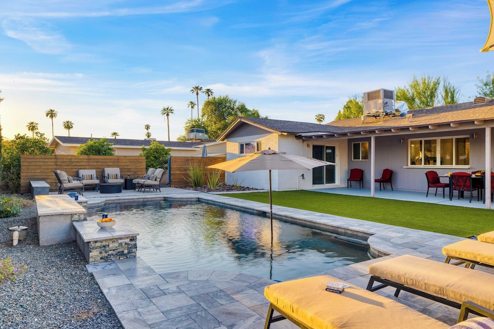 Near Camelback Mtn, Old Town, Trails, Golf + Spas w/ Pool, Hot Tub Camelback Casa by Avantstay