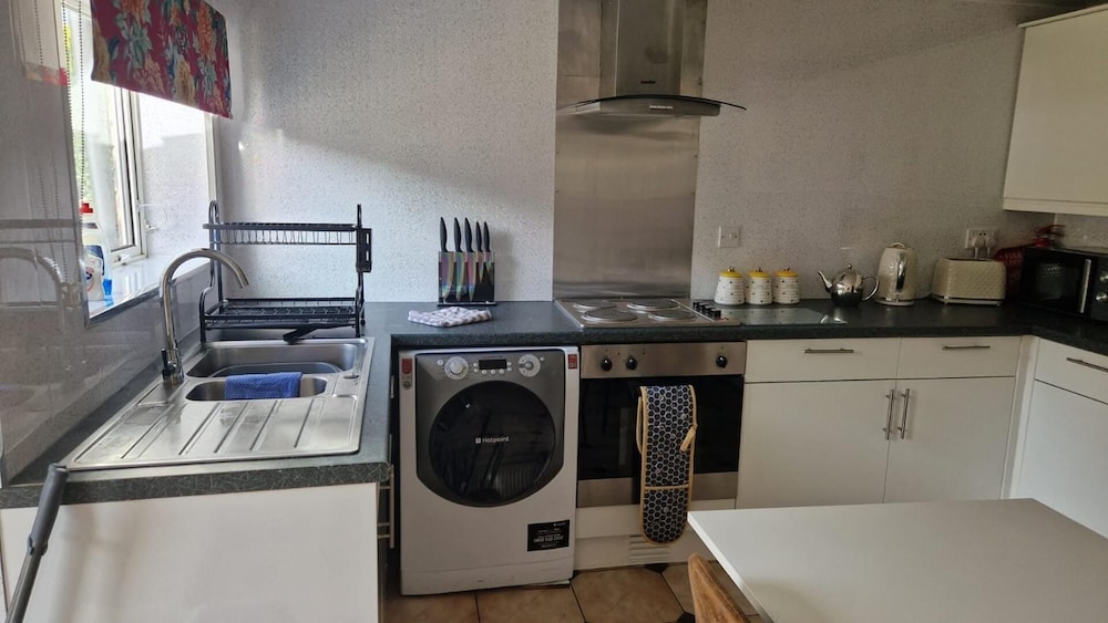 Amani 2-bed Bungalow - Sleeps 4 - Pet Friendly