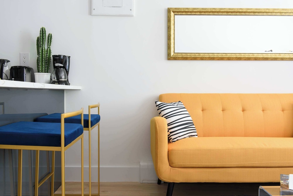 1597 New York Apt