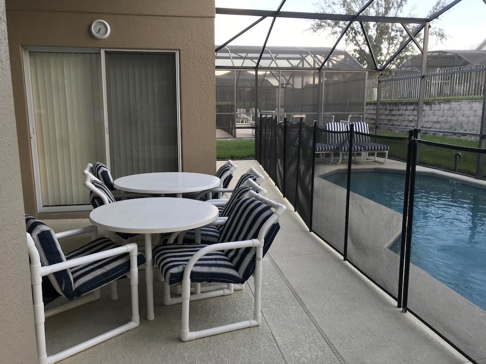 4BR 3BA Home in Emerald Island Resort by CV-8540