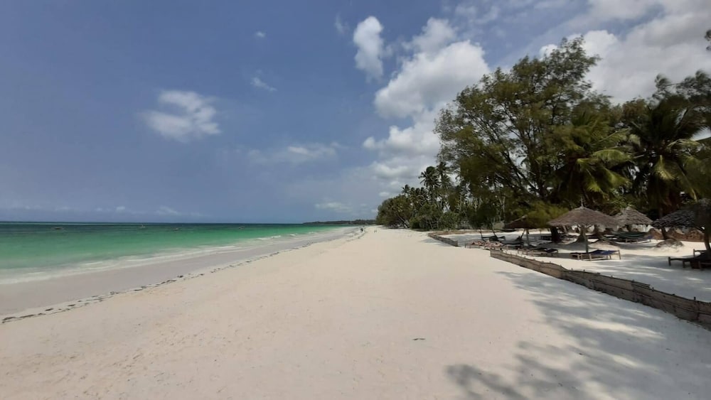 Kiwengwa Vacations - Maisha Marefu Apartments - Property Image 17