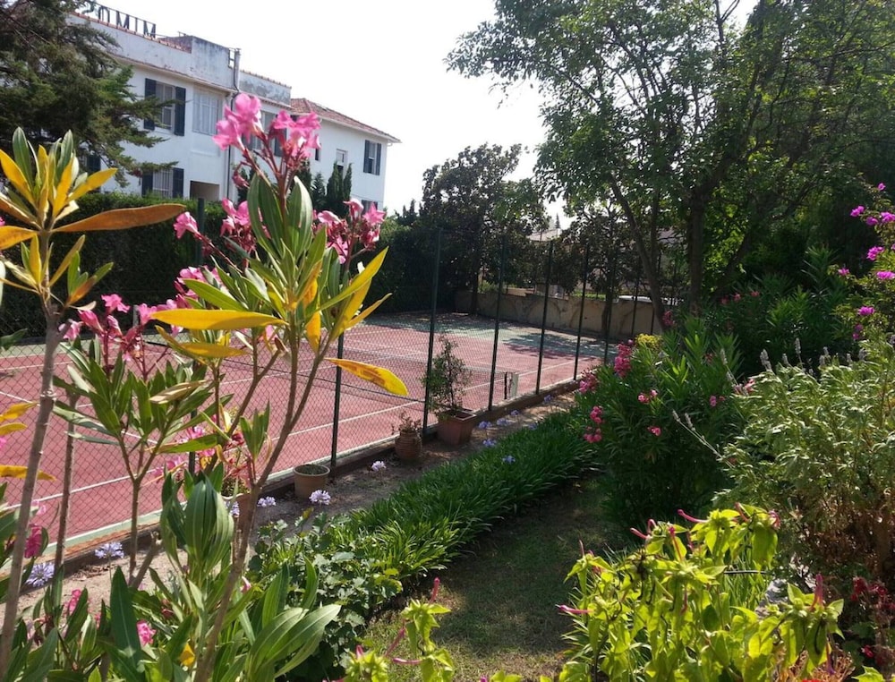 Apartment in Juan-les-pins Near Sandy Beaches