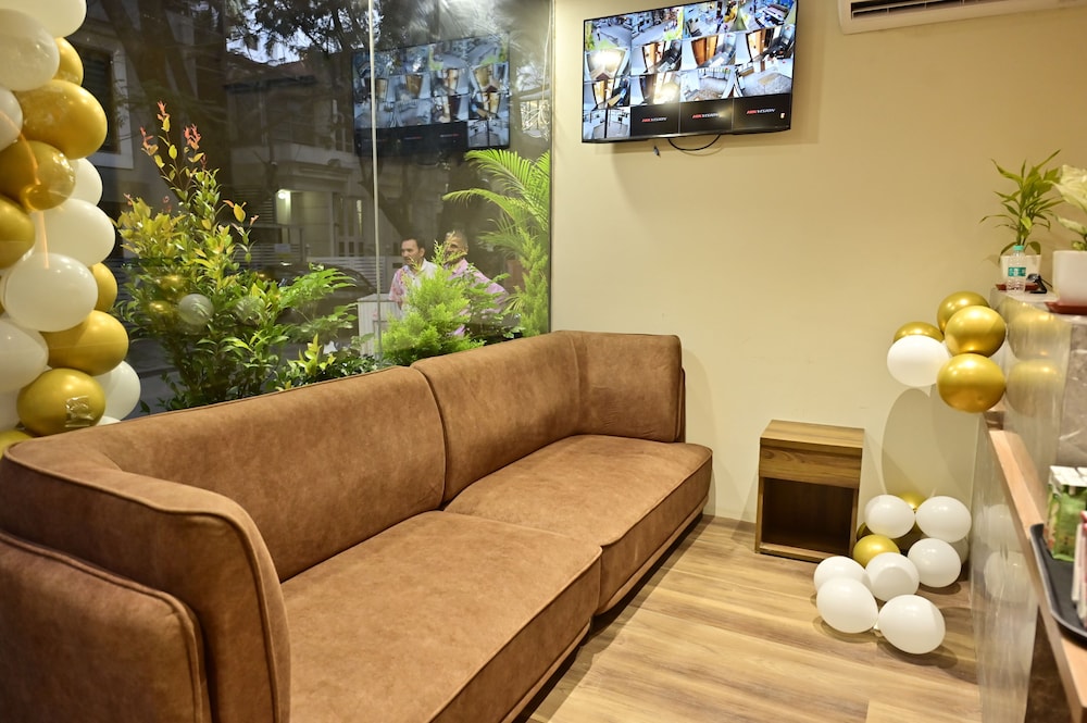 Hotel Noble Nook 100 ft. Road Indiranagar