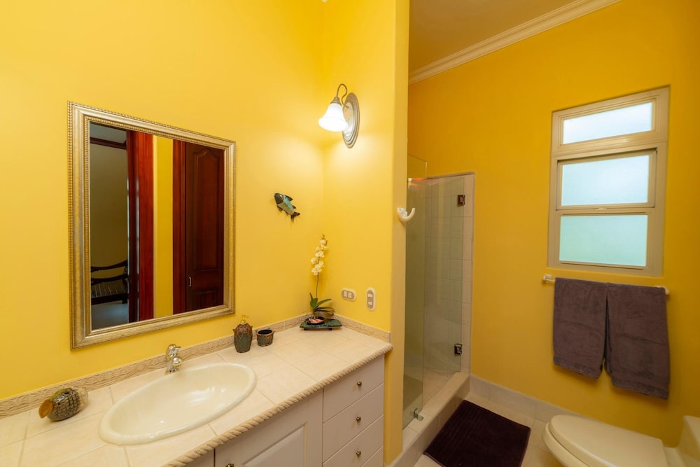 Bella Vista 8B 3 Bedr 3 1 2 Bath