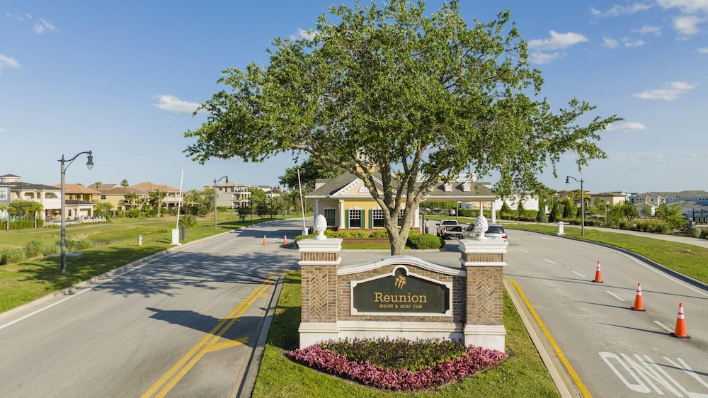 7516 Luxury Home 5BD Perfect for Your Family view 5