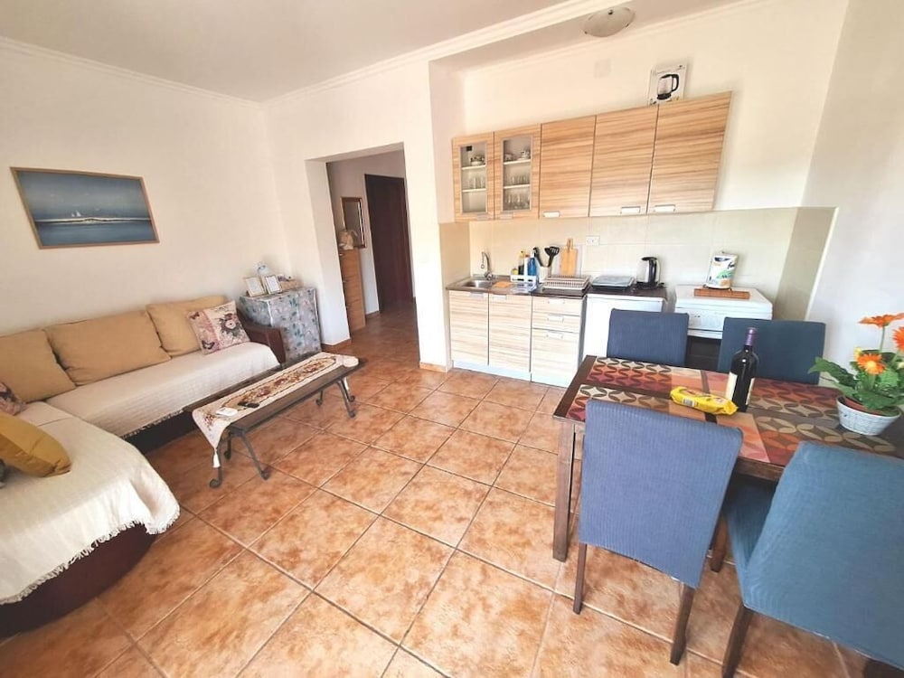Sea Whisper Apartment