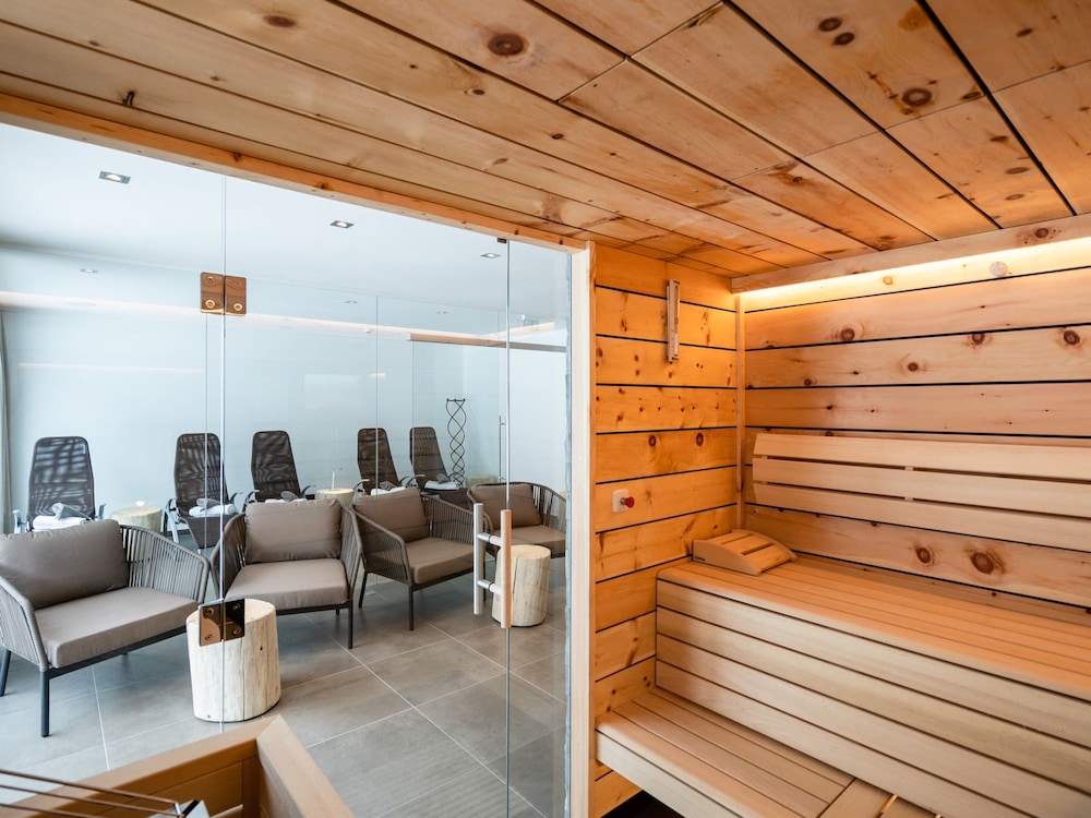 Luxury Chalet in Saalbach-hinterglemm With Sauna