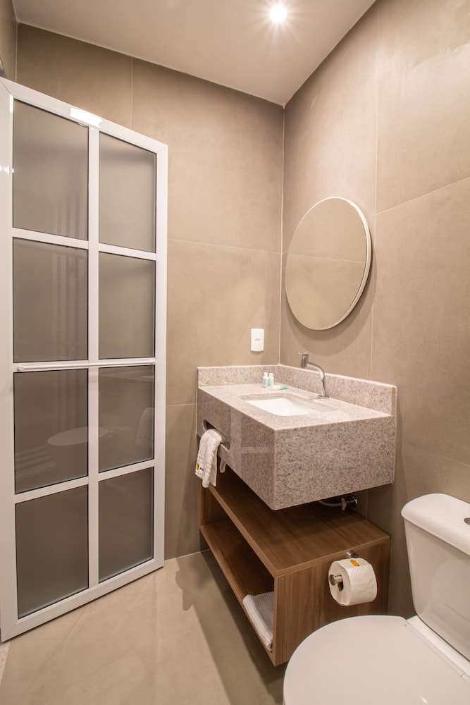 Cosy a few Steps From Copacabana Beach Q14