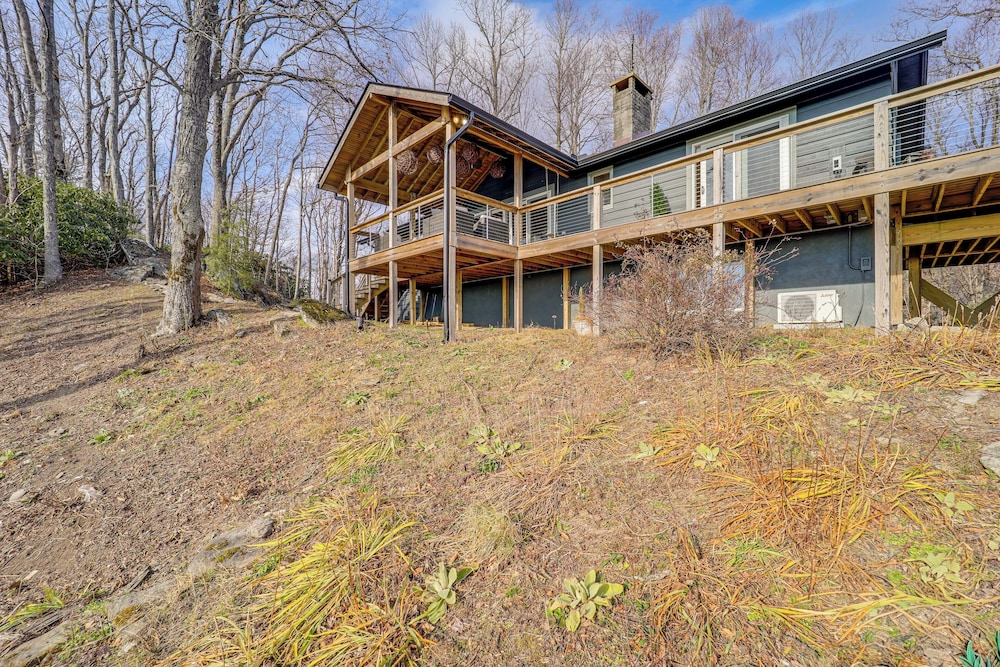 5 Mi to Dtwn: Pet-friendly Gem in Blowing Rock!