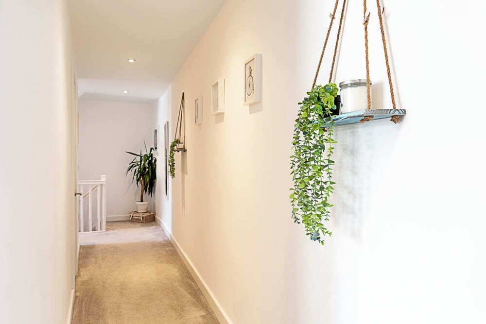Quiet and Spacious Four Bedroom House