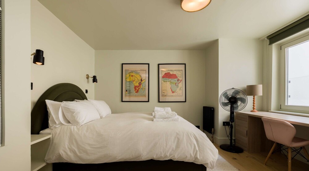 Beautiful Paddington Loft-style Apartment