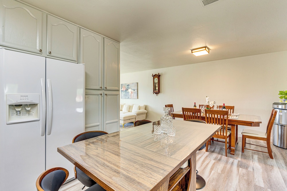 Hemet Retreat w/ Peak Views + 2 Saunas