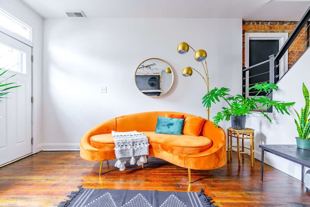 Urban Jungle Prime Location Parking Free Pet