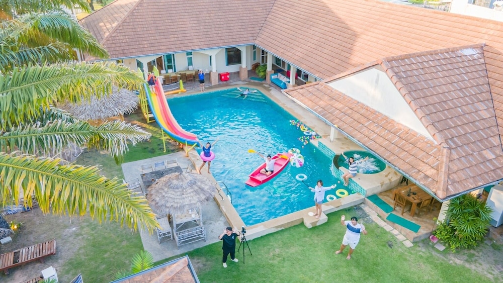 Pool Villa for Families and Party