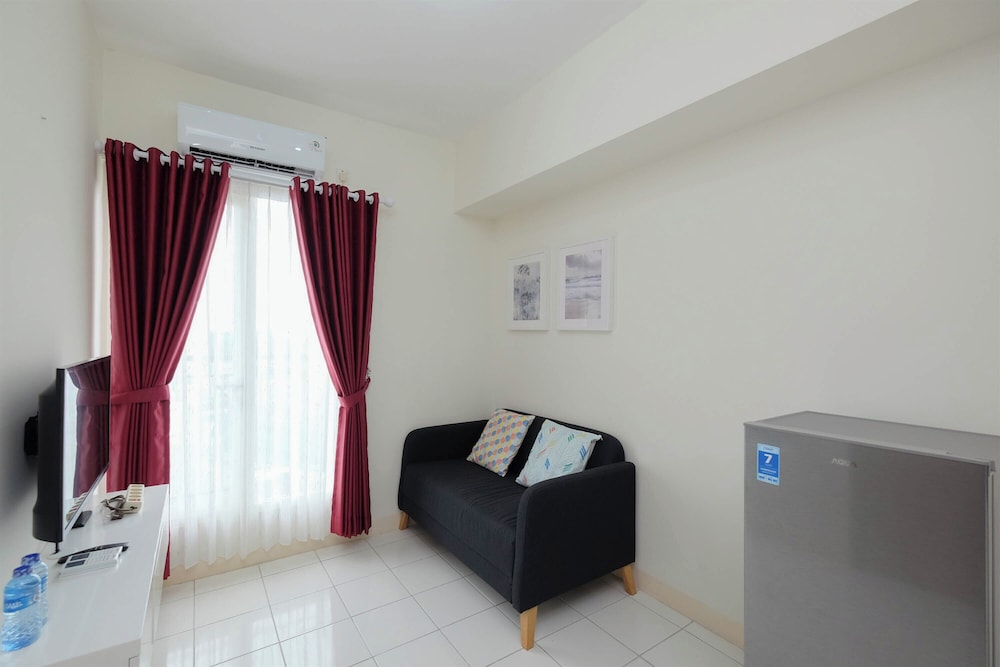 Modern Look 2BR at Podomoro Golf View Apartment