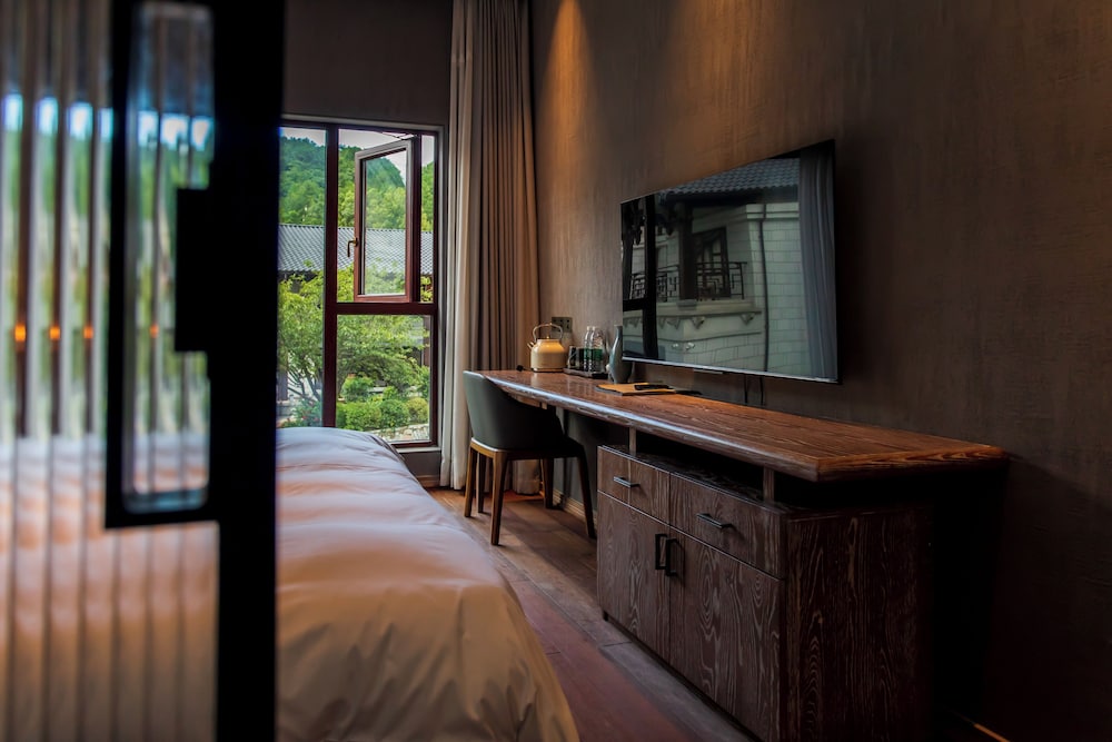 Jingdezhen Homestay Outside the Window