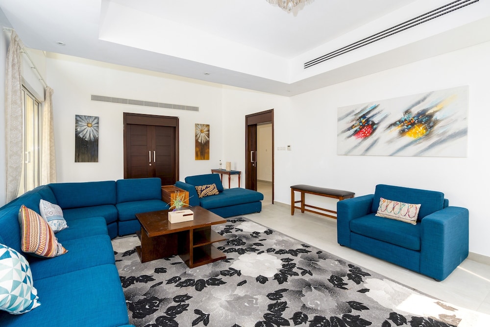 Luxury 5B Villa Private Garden in Ras Al Khaimah