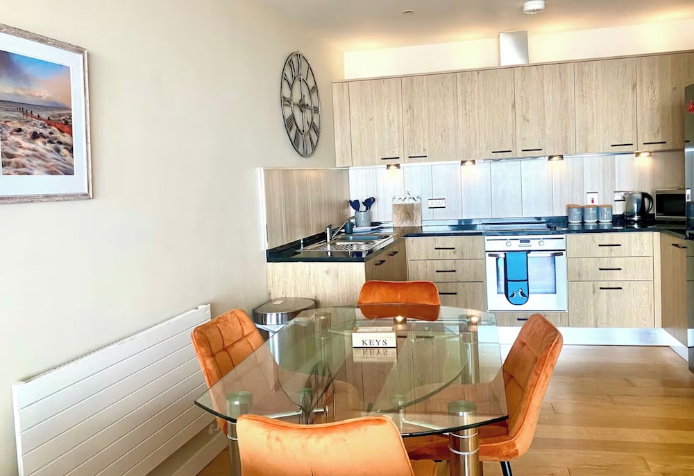 Seaside Bliss Retreat in Westward Ho!