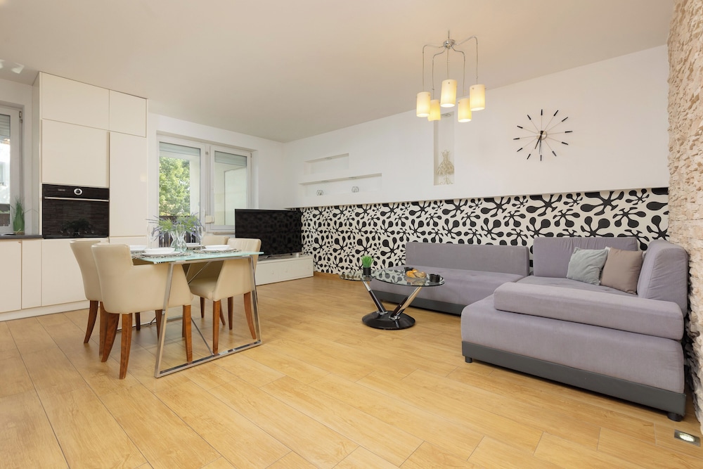 Spacious Targowek Apartment by Renters view 2