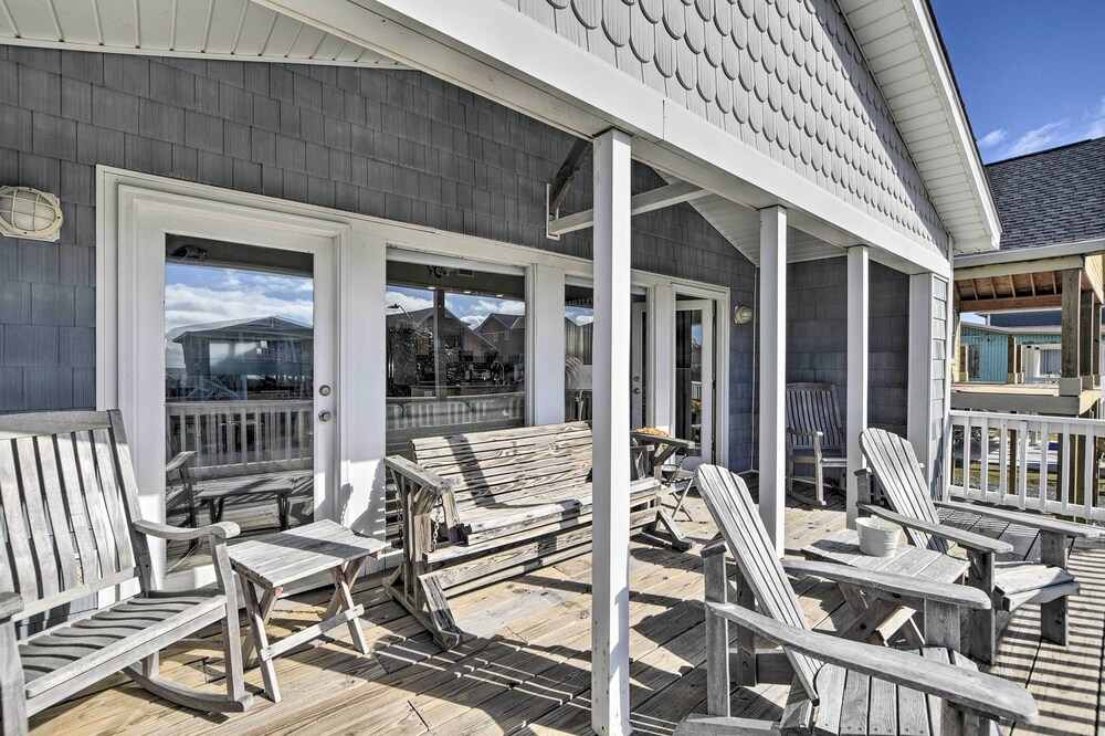 Holden Beach Family Abode - Steps to Ocean! view 5