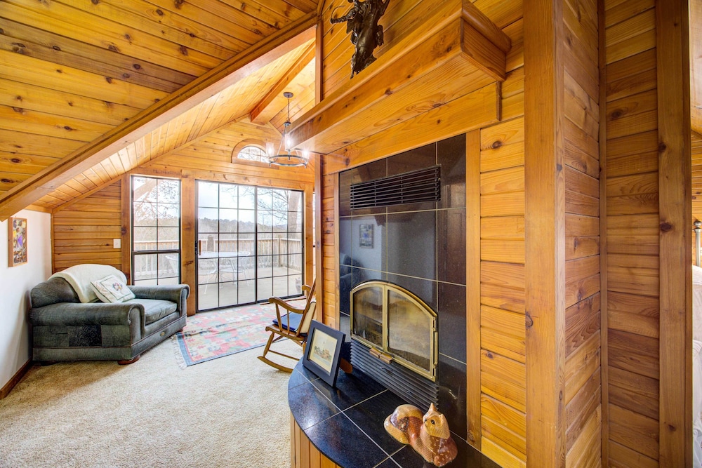 Secluded Beaver Lake Cabin w/ Private Dock!