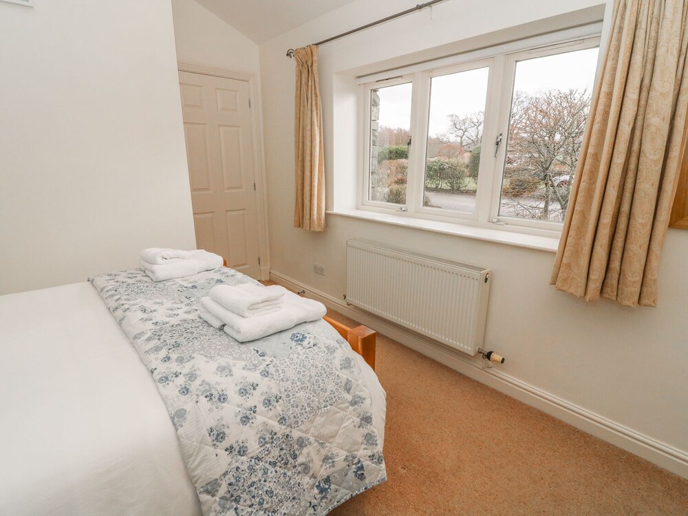Apple Tree Cottage view 5